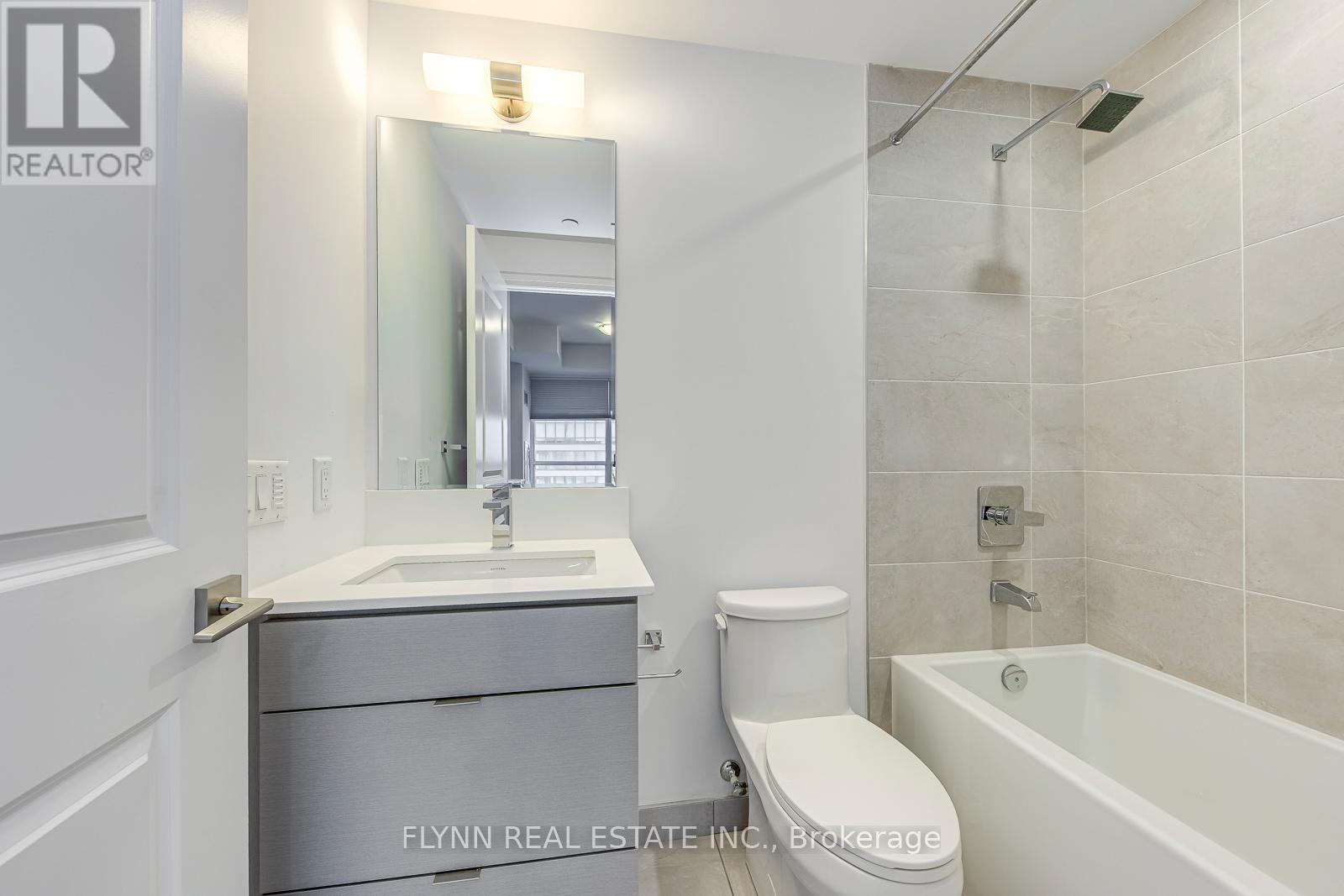 2001 - 36 Elm Drive W, Mississauga (City Centre), Ontario  L5B 0N3 - Photo 26 - W12633174