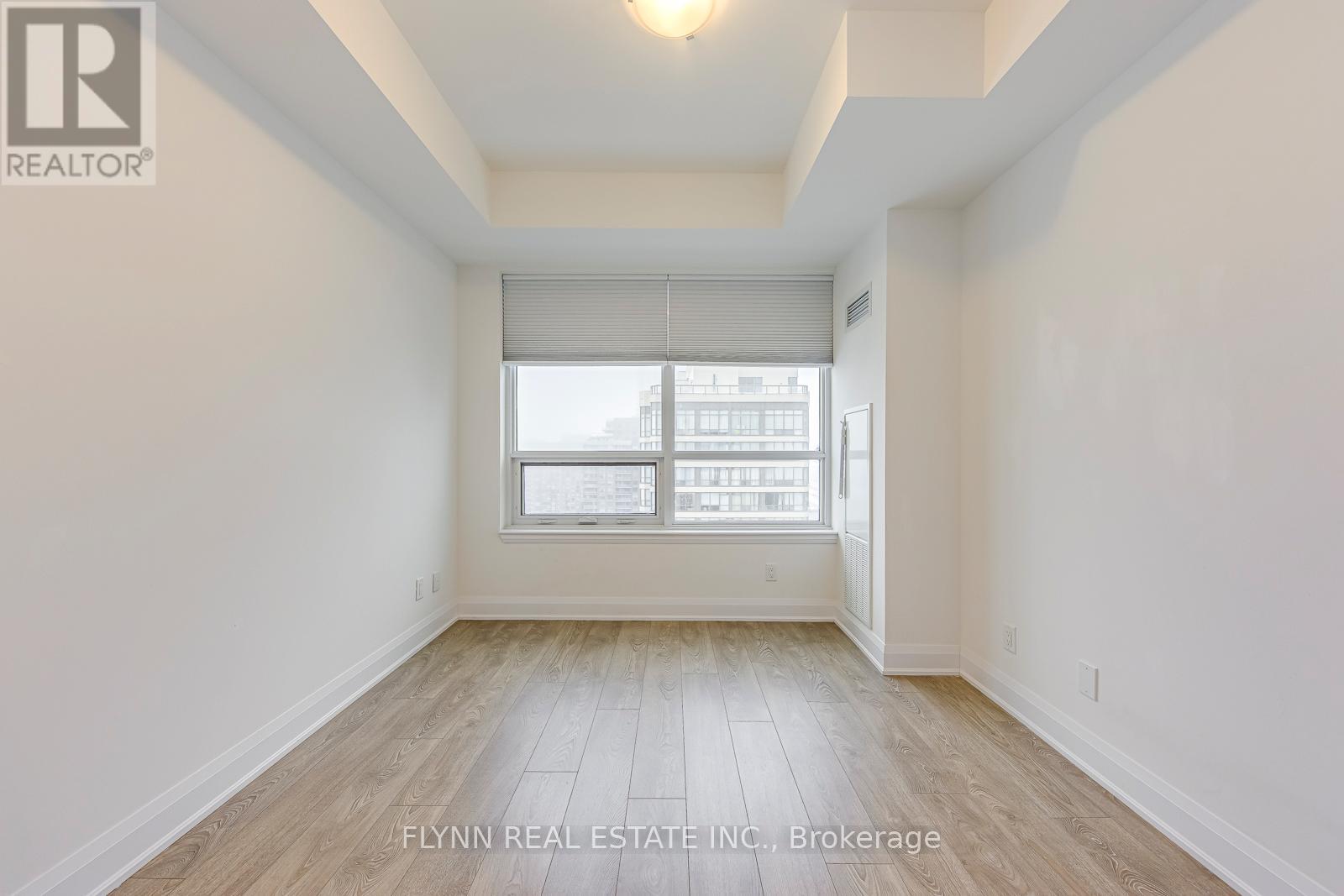 2001 - 36 Elm Drive W, Mississauga (City Centre), Ontario  L5B 0N3 - Photo 23 - W12633174