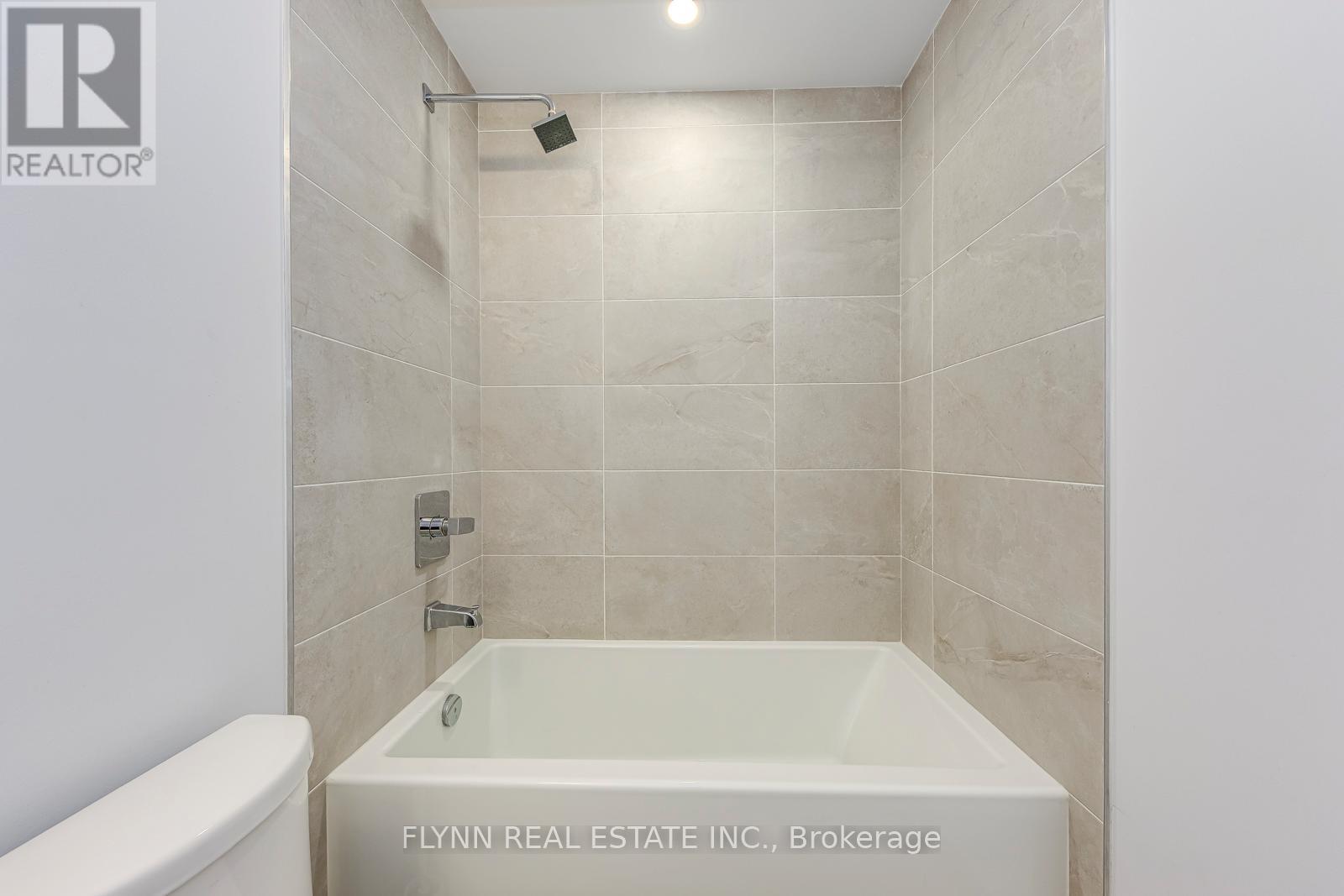 2001 - 36 Elm Drive W, Mississauga (City Centre), Ontario  L5B 0N3 - Photo 27 - W12633174