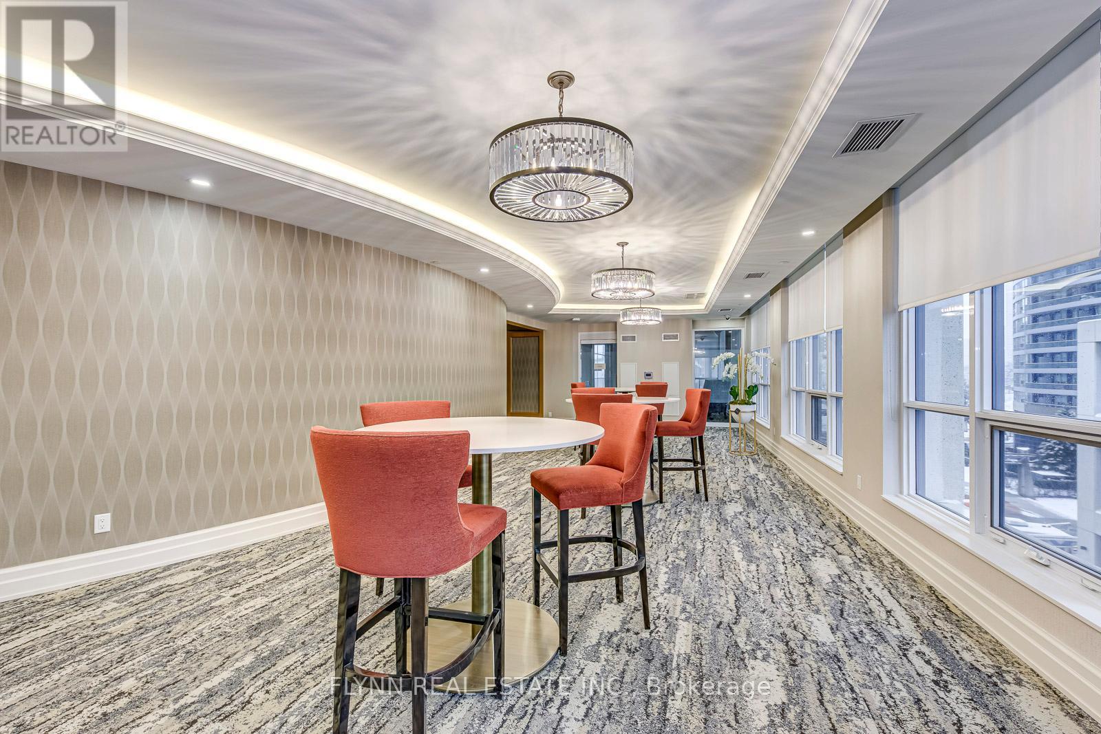 2001 - 36 Elm Drive W, Mississauga (City Centre), Ontario  L5B 0N3 - Photo 37 - W12633174