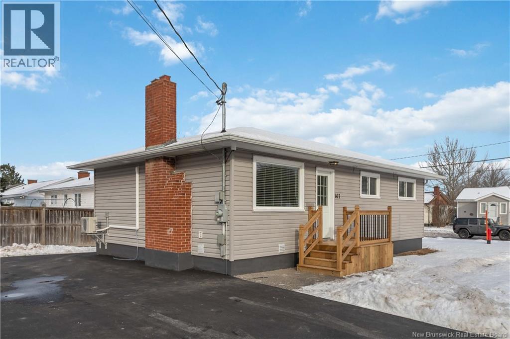 107 Hastings Street, Moncton, New Brunswick  E1C 4A5 - Photo 3 - NB131262