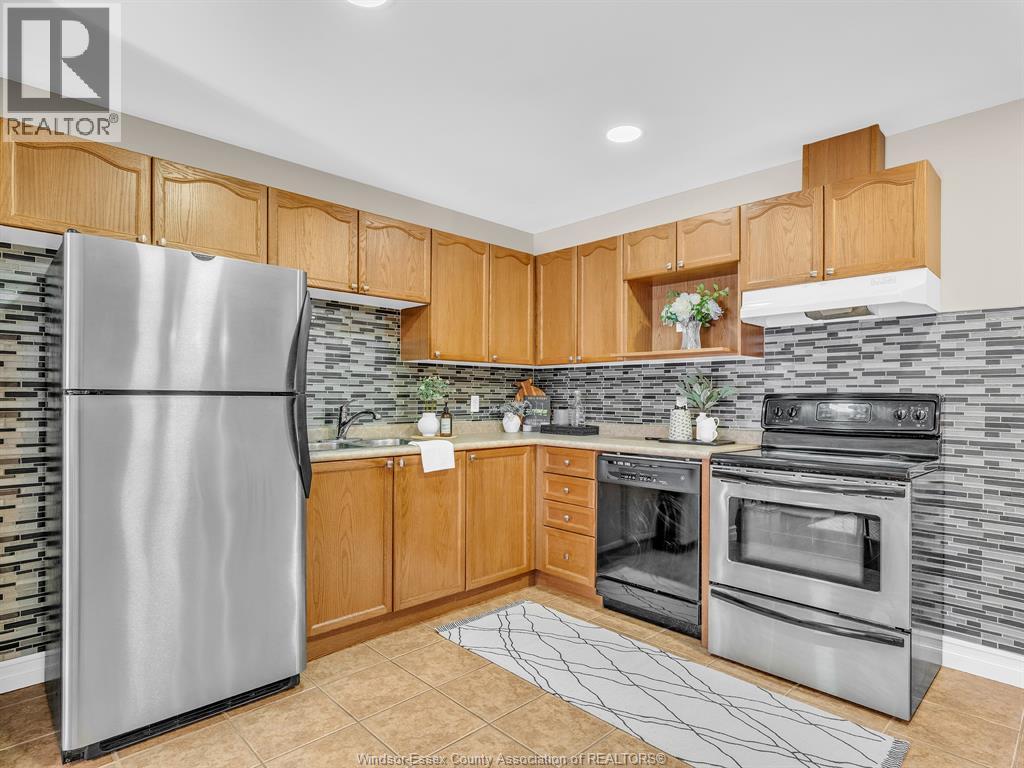 1875 Chateau, Windsor, Ontario N8P 1M6 - Photo 8 - 25031654