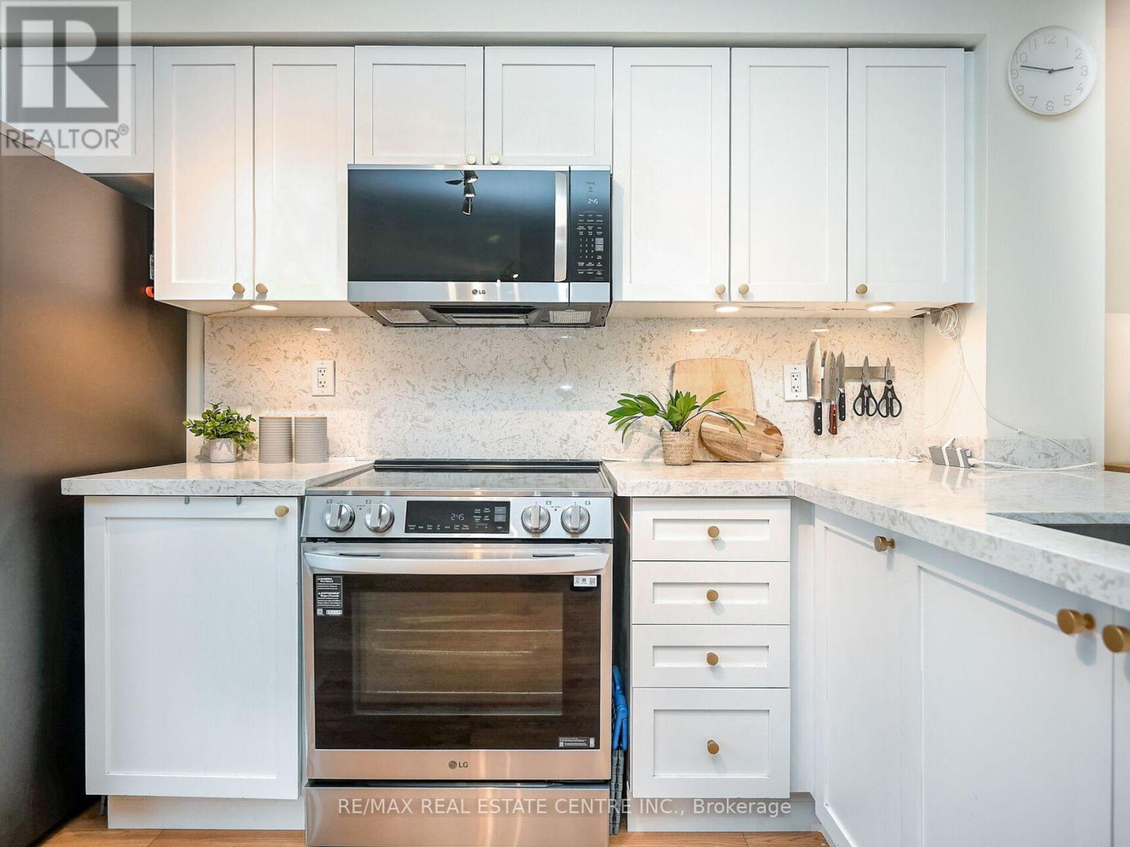 778 Johnson Heights, Milton (Co Coates), Ontario  L9T 0J7 - Photo 11 - W12601018