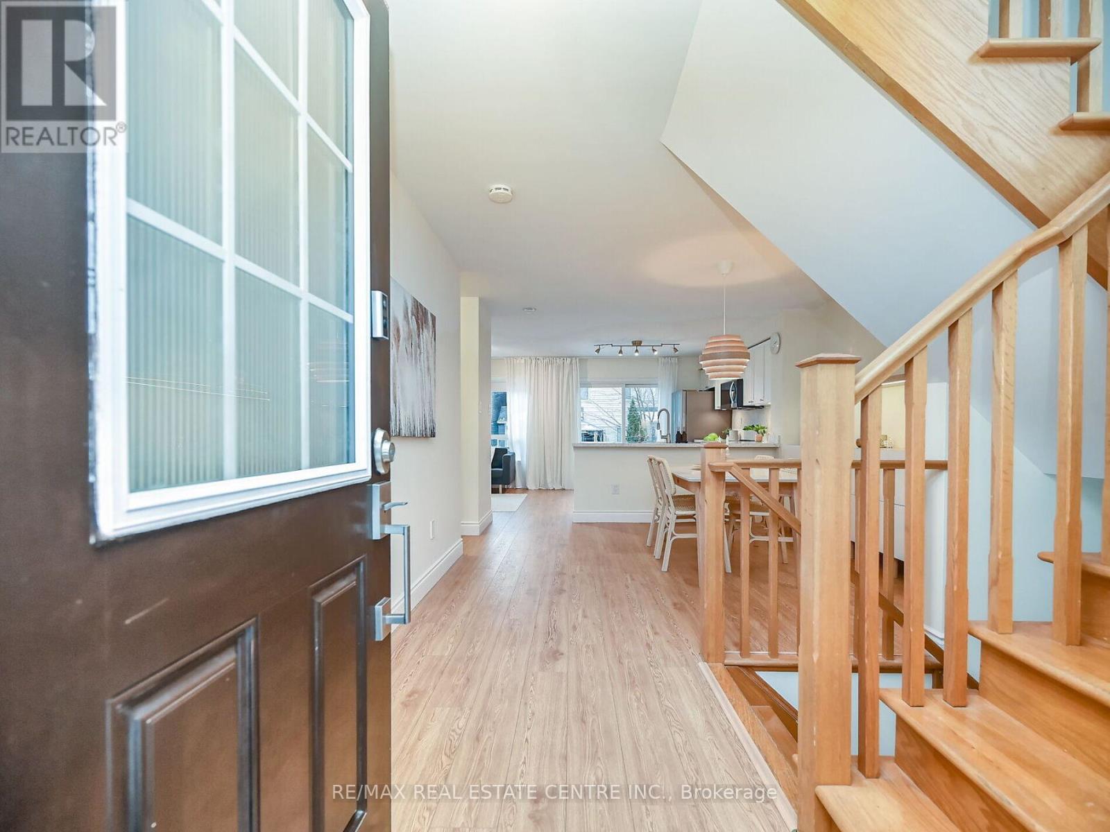 778 Johnson Heights, Milton (Co Coates), Ontario  L9T 0J7 - Photo 3 - W12601018