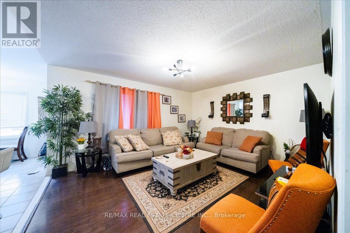 523 Nairn Circle, Milton, Ontario  L9T 8A5 - Photo 18 - W12633194