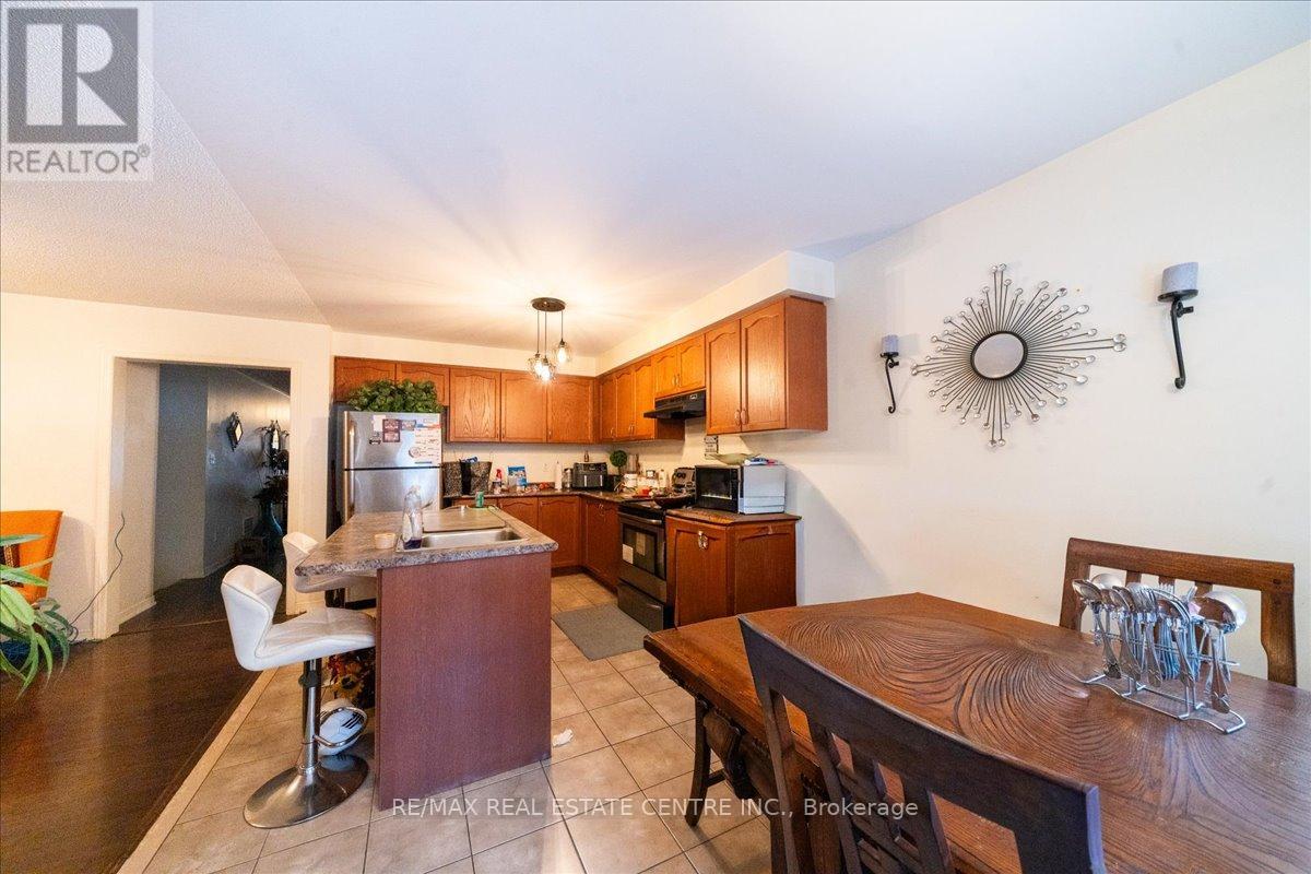 523 Nairn Circle, Milton, Ontario  L9T 8A5 - Photo 23 - W12633194