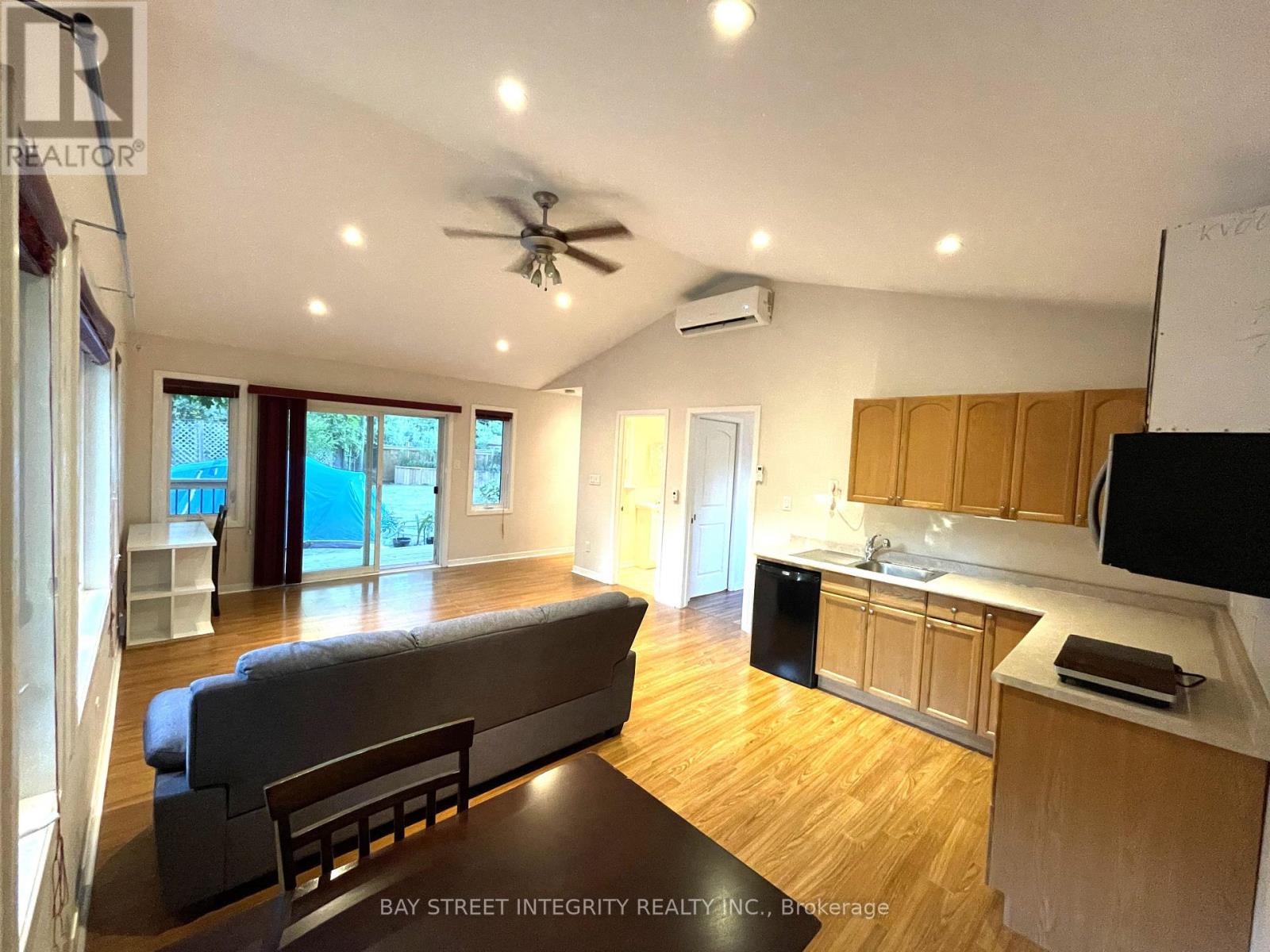 2 - 1339 Pinegrove Road, Oakville, Ontario  L6L 2X2 - Photo 5 - W12633202