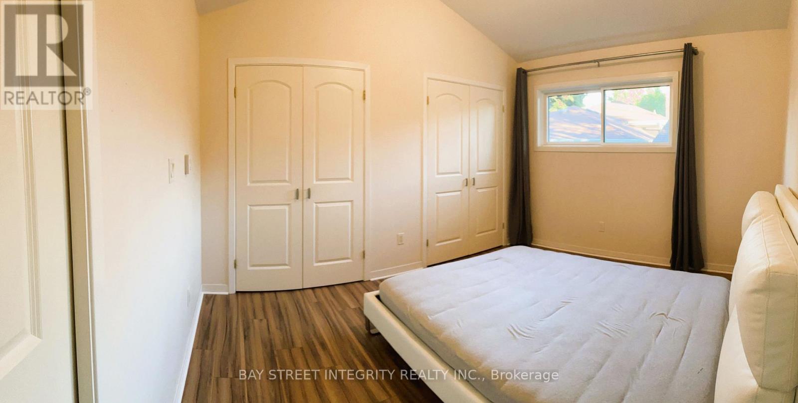 2 - 1339 Pinegrove Road, Oakville, Ontario  L6L 2X2 - Photo 7 - W12633202