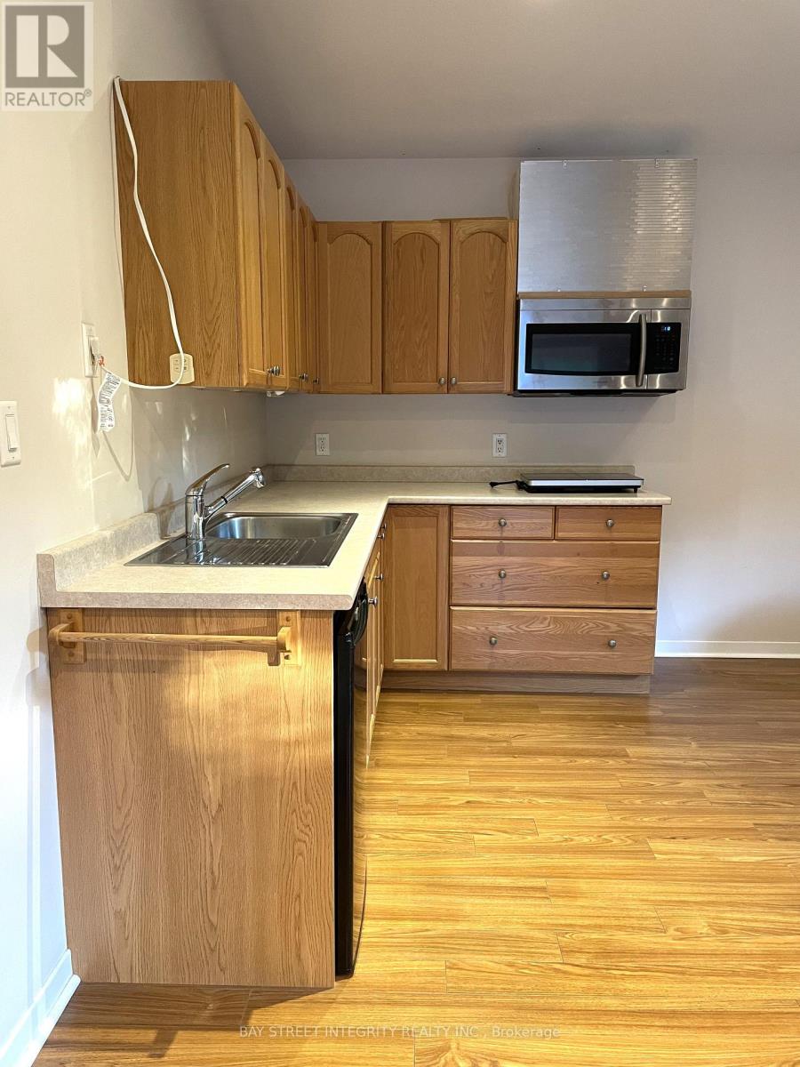 2 - 1339 Pinegrove Road, Oakville, Ontario  L6L 2X2 - Photo 8 - W12633202