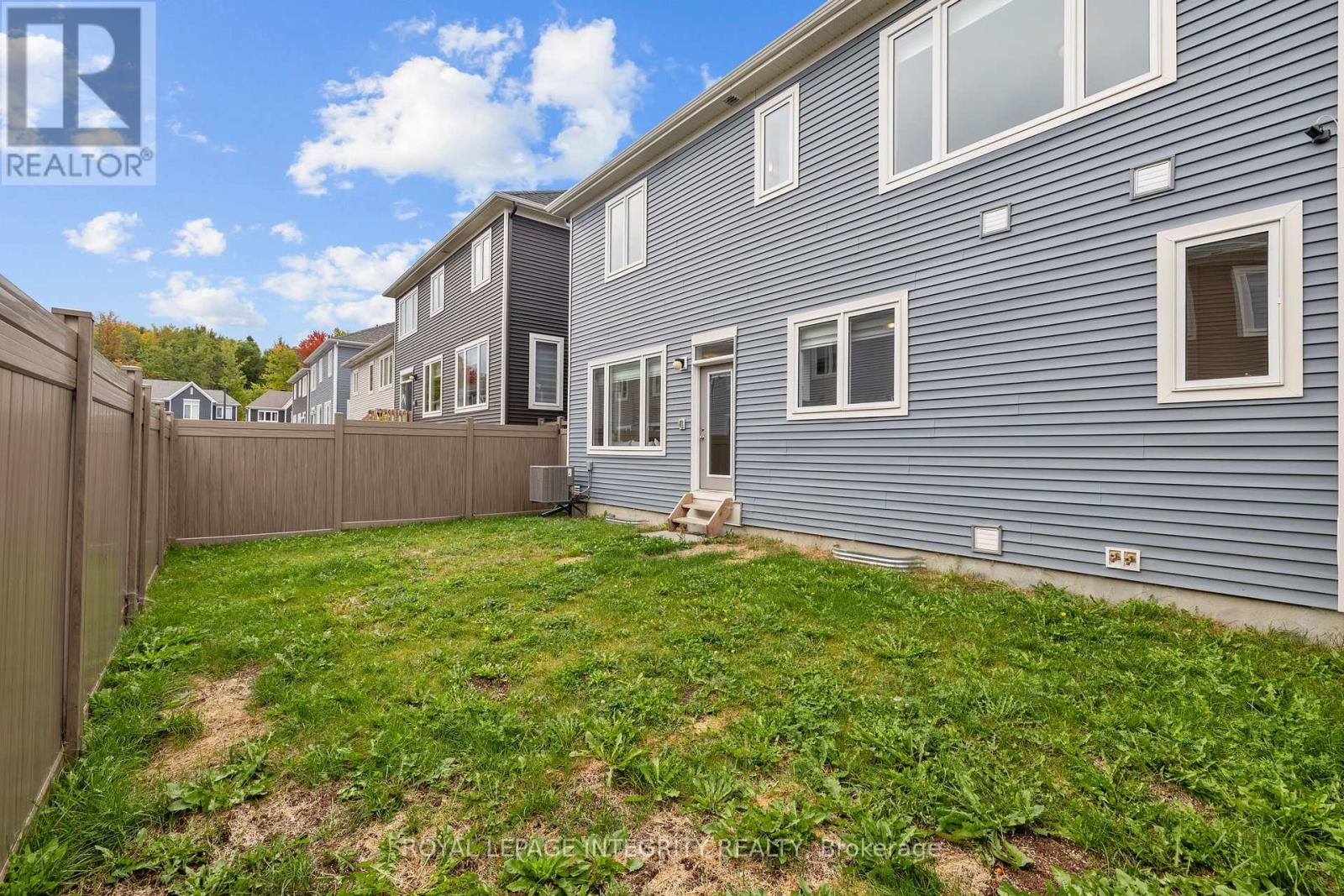 807 Mercier Crescent E, Ottawa, Ontario K1W 1E6 - Photo 35 - X12469893