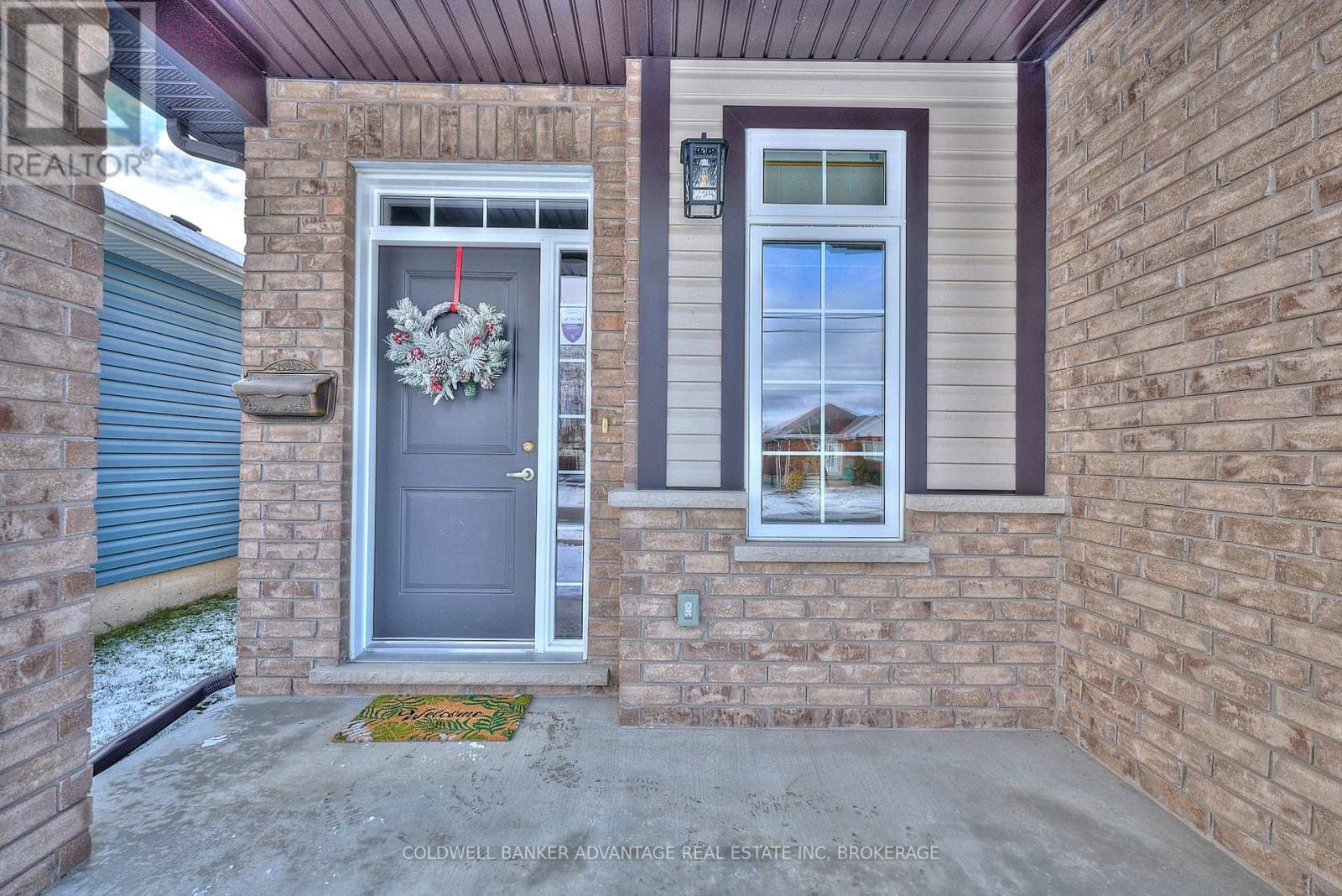 91 Scholfield Avenue S, Welland (Lincoln/crowland), Ontario  L3B 1N4 - Photo 4 - X12633218