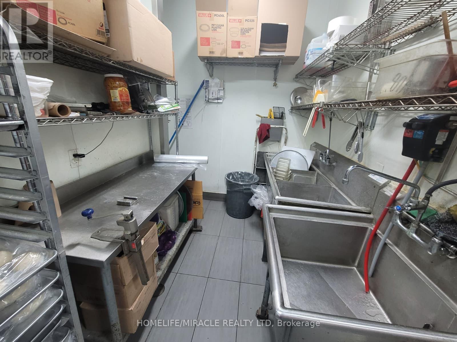 2 - 106 Silvercreek Parkway N, Guelph (Junction/onward Willow), Ontario  N1H 7B4 - Photo 13 - X12631926