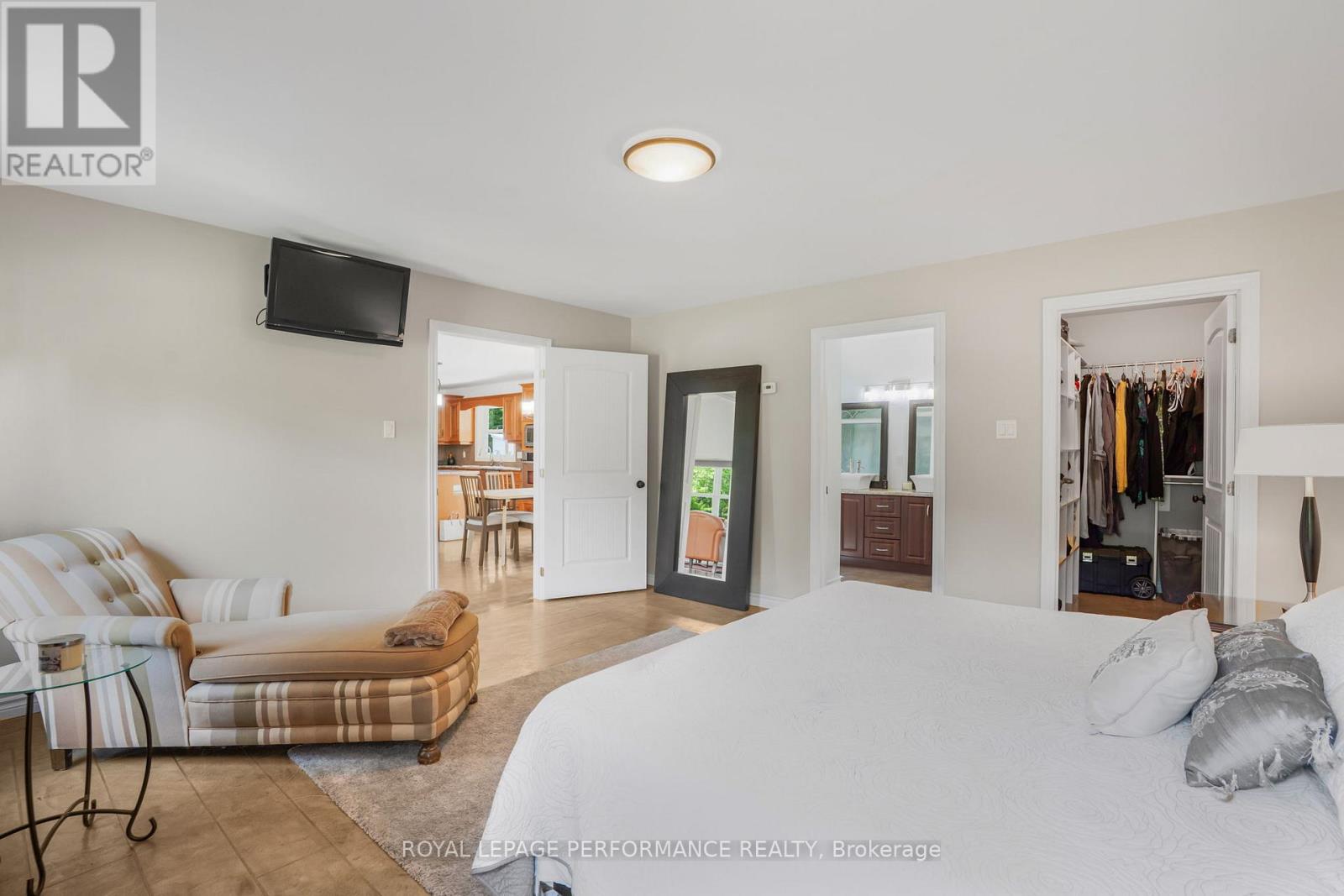 215 Route 200 Route E, The Nation, Ontario  K0A 1M0 - Photo 15 - X12357464