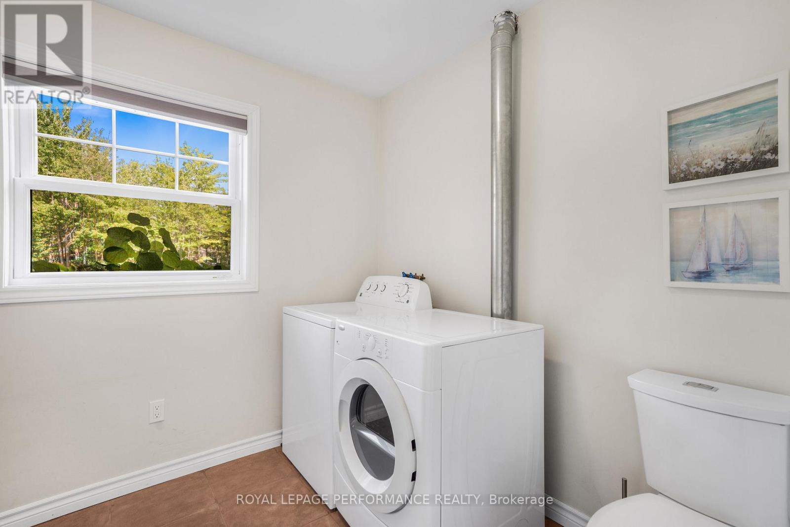 215 Route 200 Route E, The Nation, Ontario  K0A 1M0 - Photo 12 - X12357464