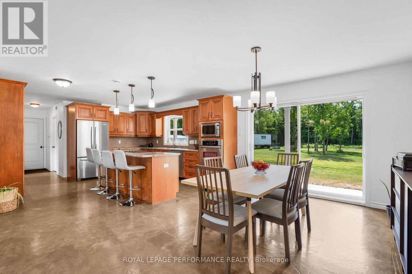 215 Route 200 Route E, The Nation, Ontario  K0A 1M0 - Photo 6 - X12357464