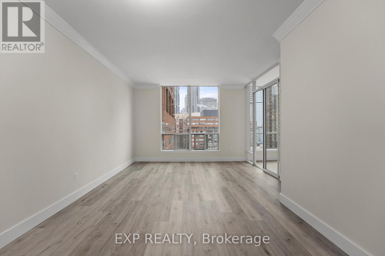 Ph113 - 942 Yonge Street, Toronto (Annex), Ontario  M4W 3S8 - Photo 5 - C12633216