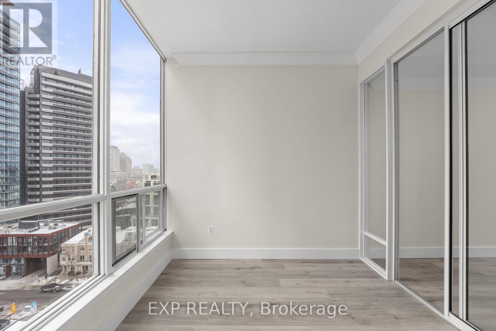 Ph113 - 942 Yonge Street, Toronto (Annex), Ontario  M4W 3S8 - Photo 7 - C12633216