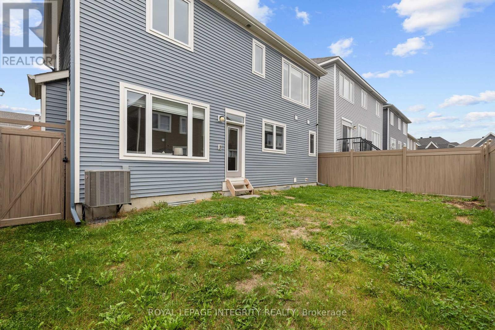 807 Mercier Crescent E, Ottawa, Ontario  K1W 1E6 - Photo 34 - X12469893