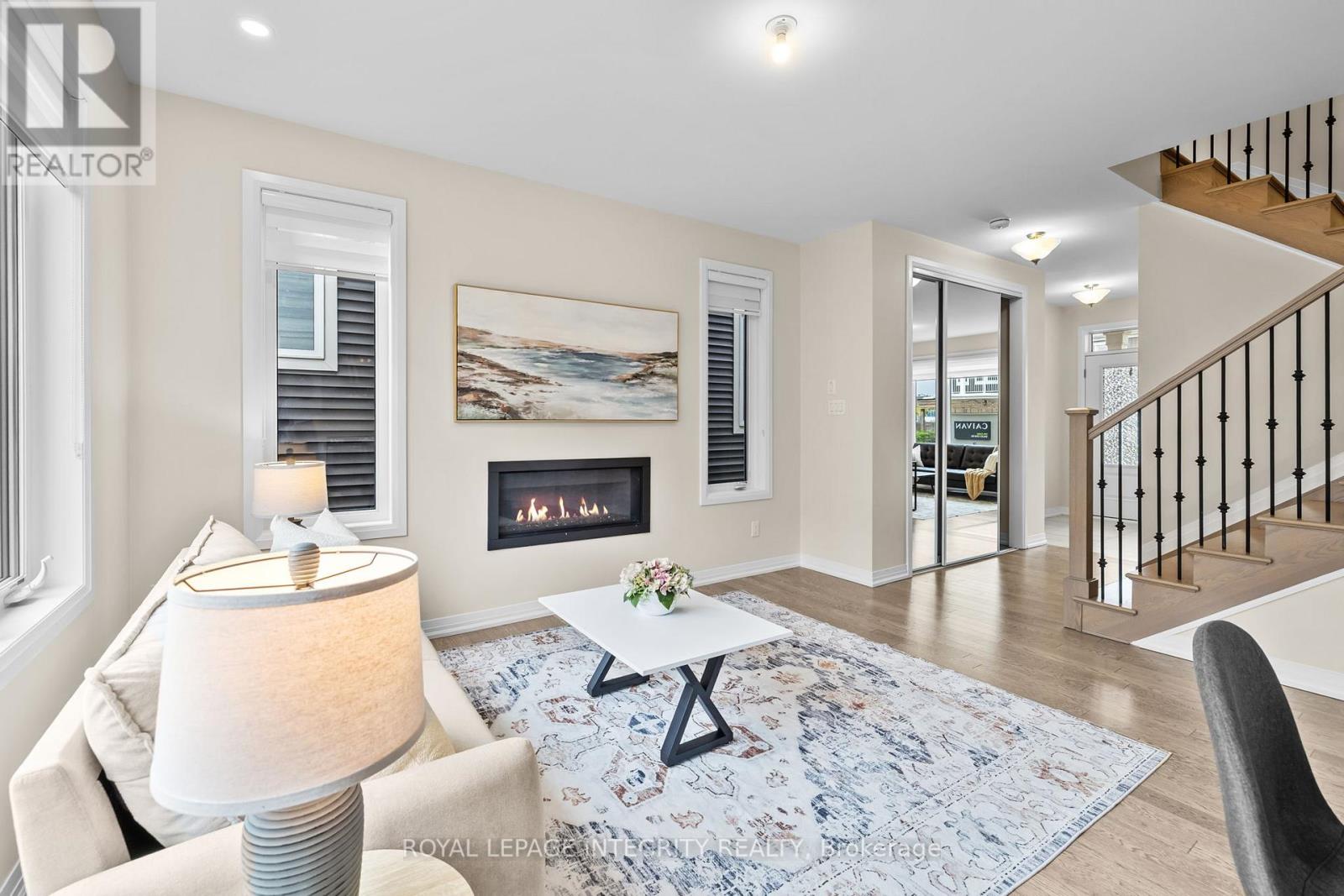 807 Mercier Crescent E, Ottawa, Ontario  K1W 1E6 - Photo 8 - X12469893