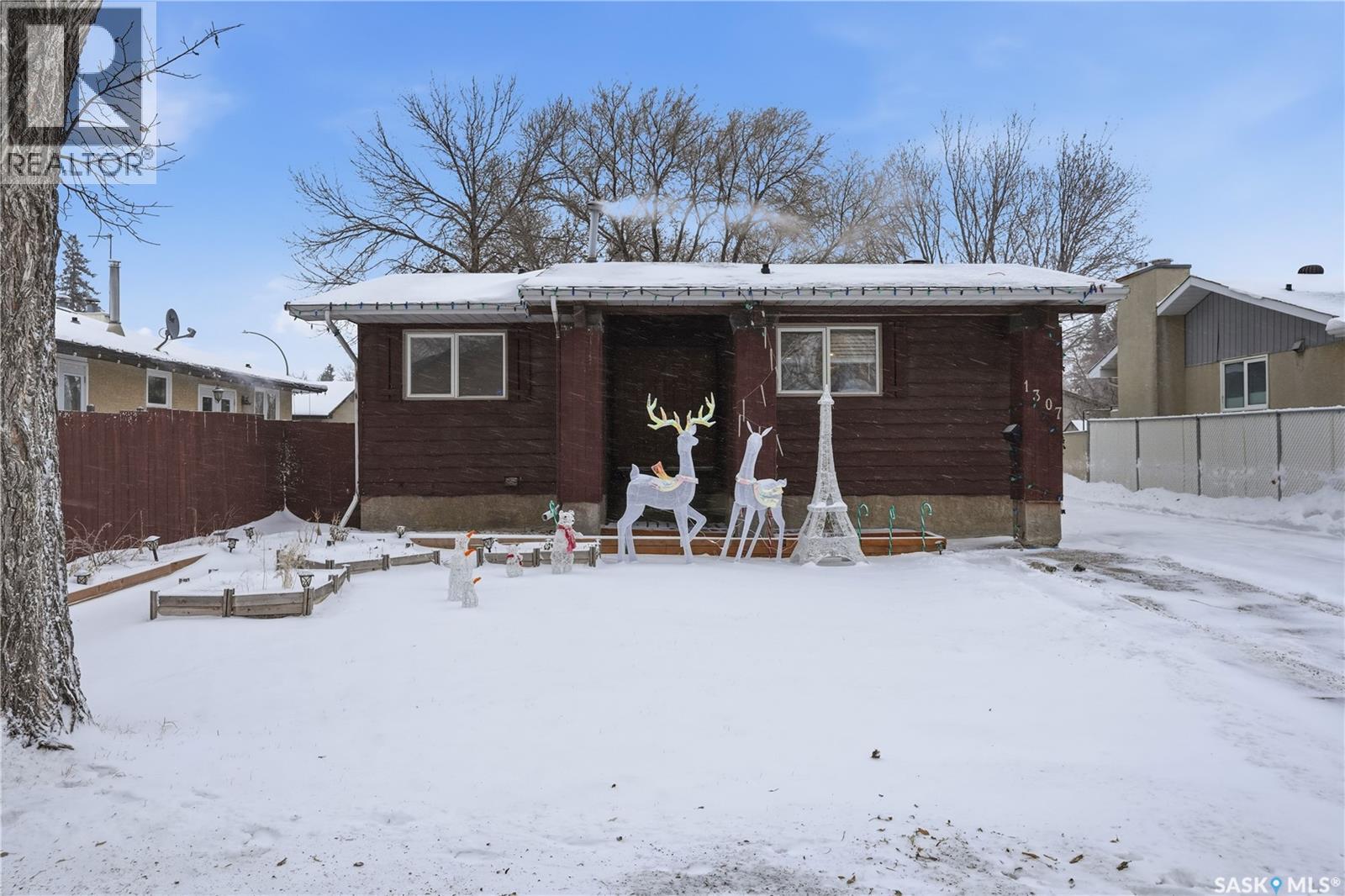 Street 1307 Brown Street, Regina, Saskatchewan  S4N 5C7 - Photo 2 - SK025621