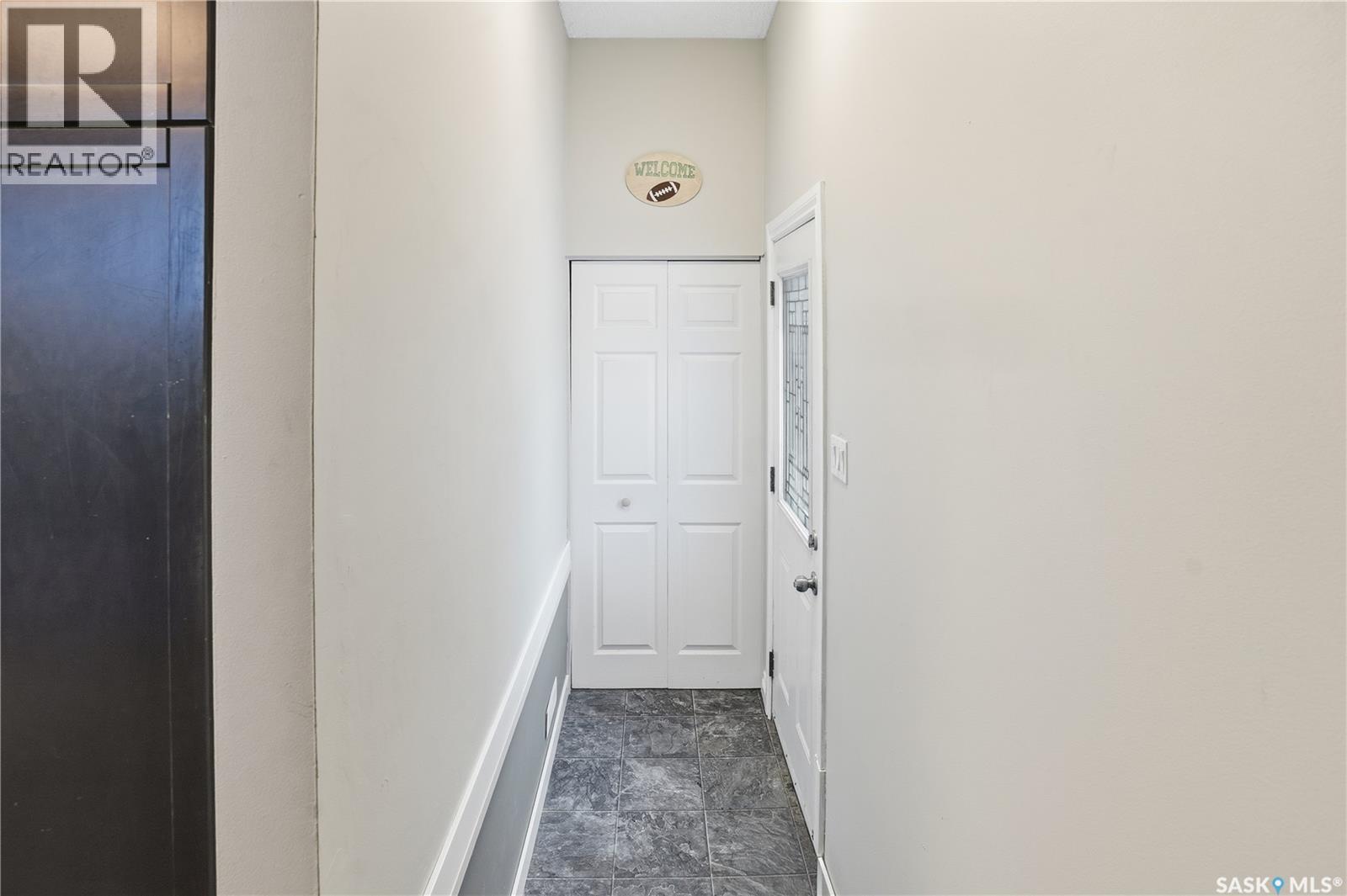 Street 1307 Brown Street, Regina, Saskatchewan  S4N 5C7 - Photo 3 - SK025621