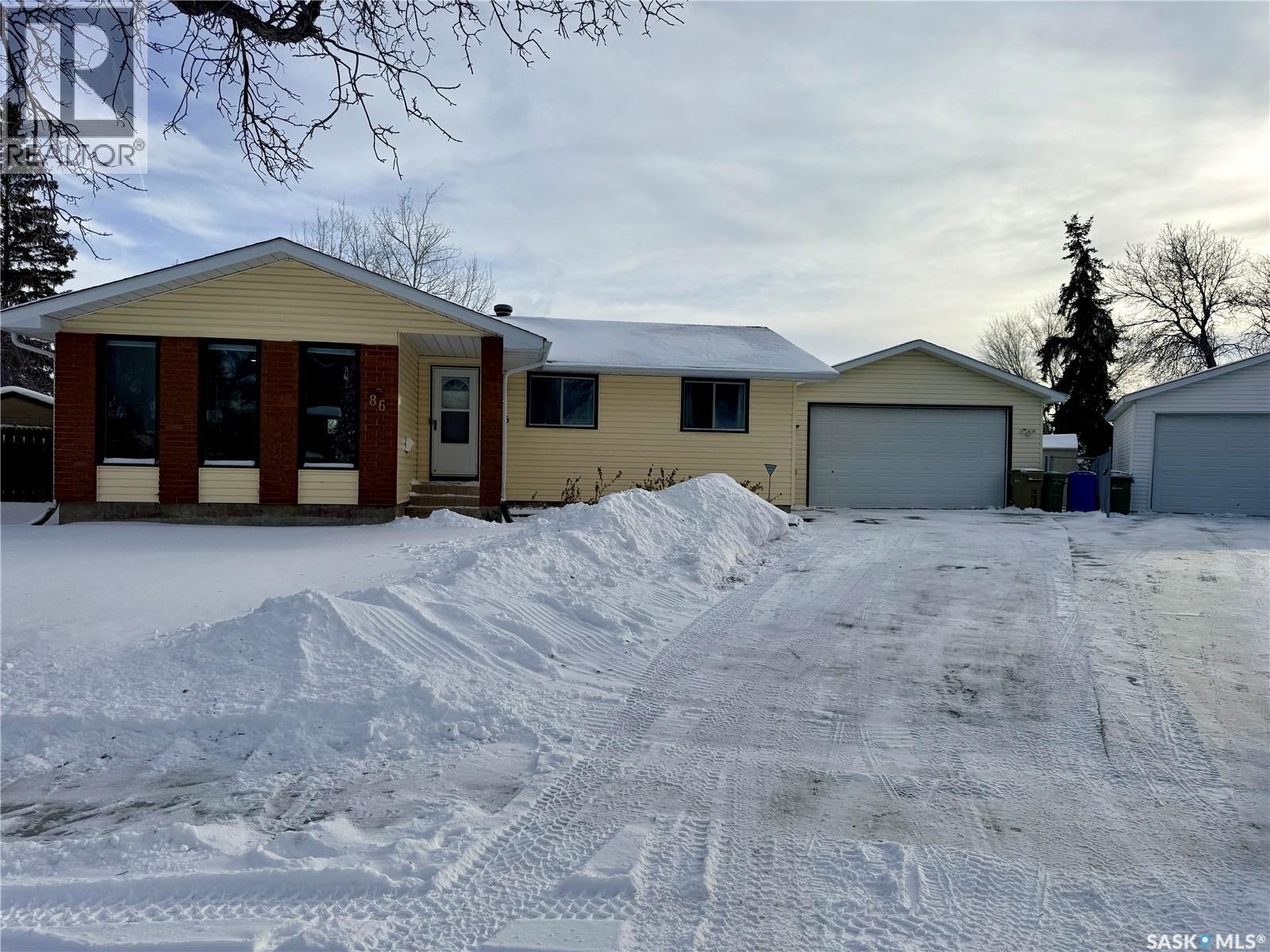 86 Mackenzie CRESCENT, regina, Saskatchewan