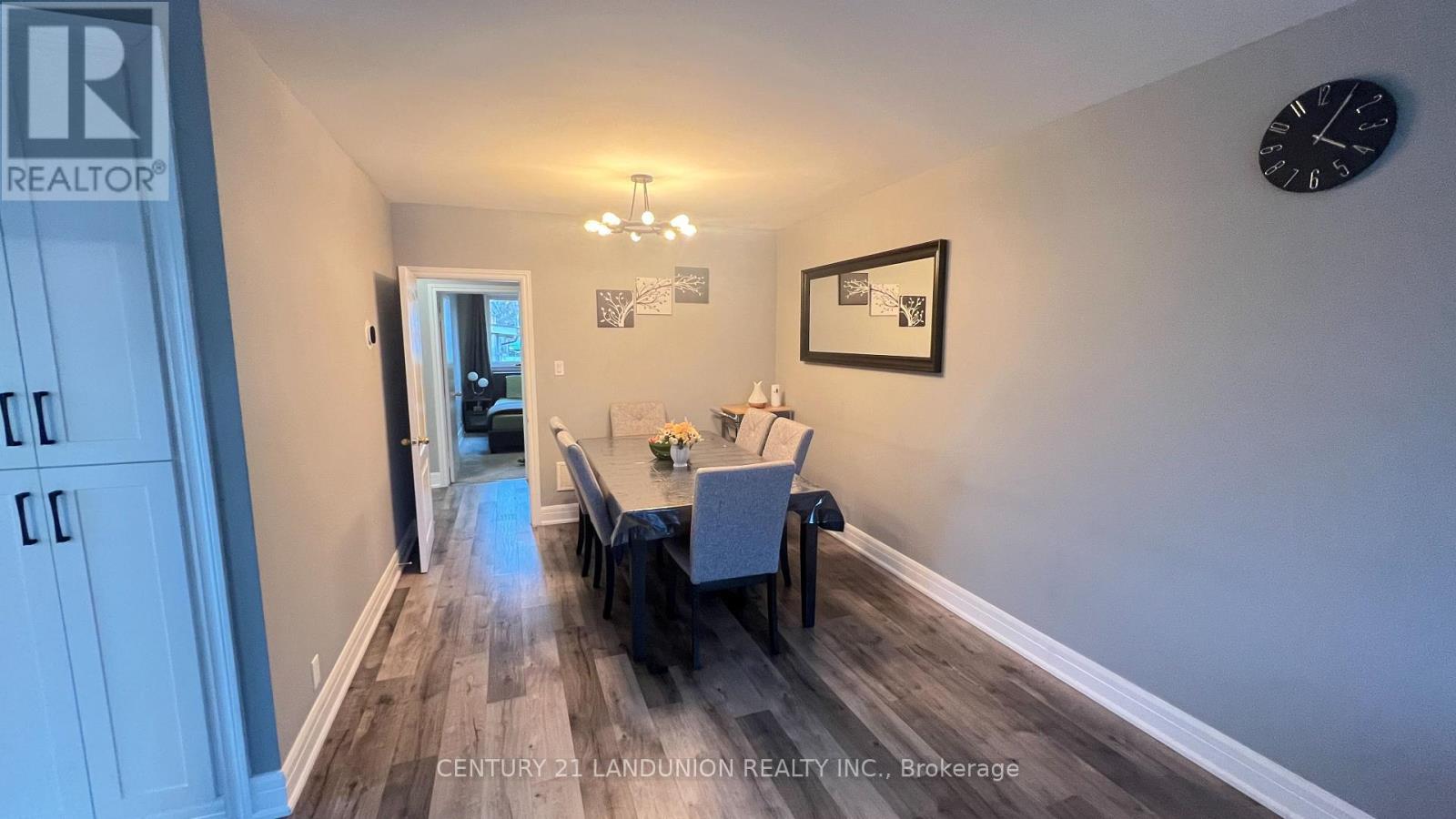 Main - 301 Browndale Crescent, Richmond Hill (Crosby), Ontario  L4C 3H9 - Photo 5 - N12633242