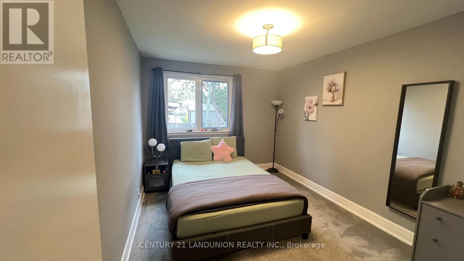 Main - 301 Browndale Crescent, Richmond Hill (Crosby), Ontario  L4C 3H9 - Photo 6 - N12633242