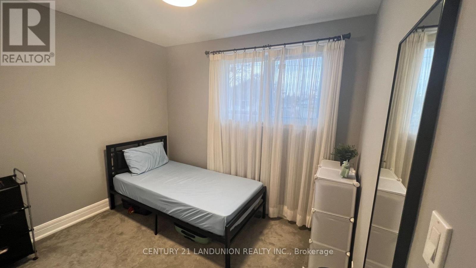 Main - 301 Browndale Crescent, Richmond Hill (Crosby), Ontario  L4C 3H9 - Photo 7 - N12633242