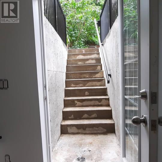 Lower - 5174 Sundial Court, Mississauga, Ontario  L5R 2S9 - Photo 3 - W12616076