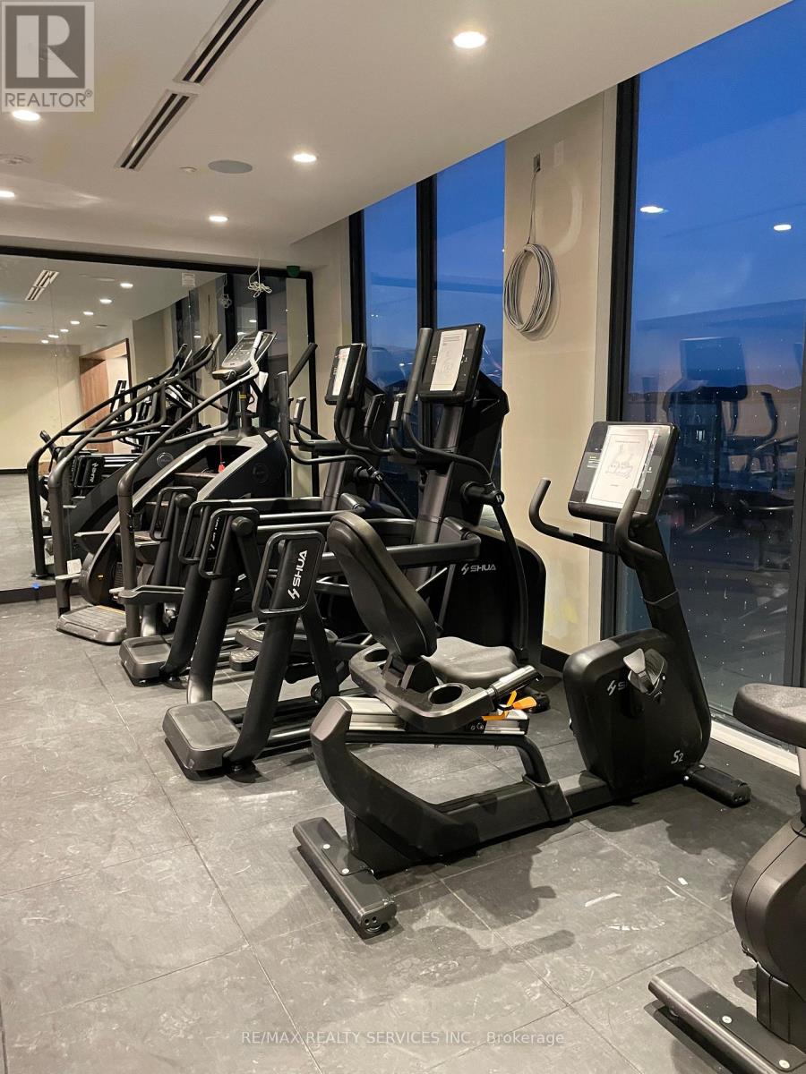 313 - 15 Skyridge Drive, Brampton (Bram East), Ontario  L6P 4S3 - Photo 11 - W12633236