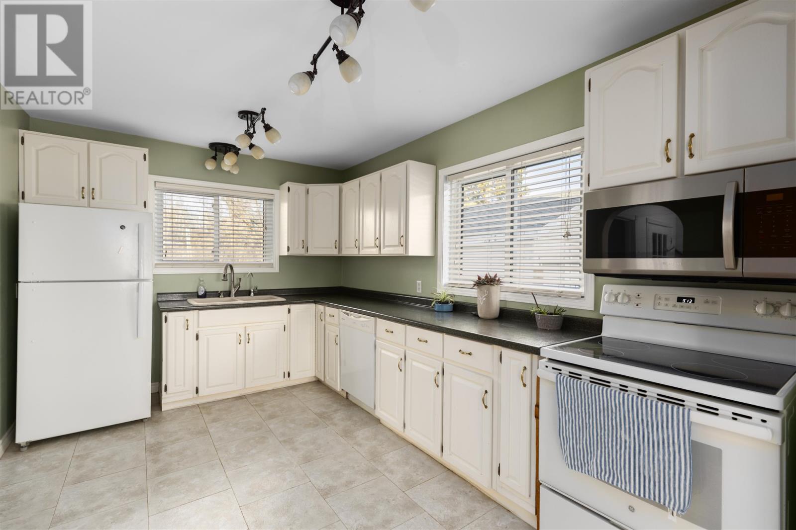 776 Second Lin W, Sault Ste. Marie, Ontario  P6C 2K9 - Photo 9 - SM253330