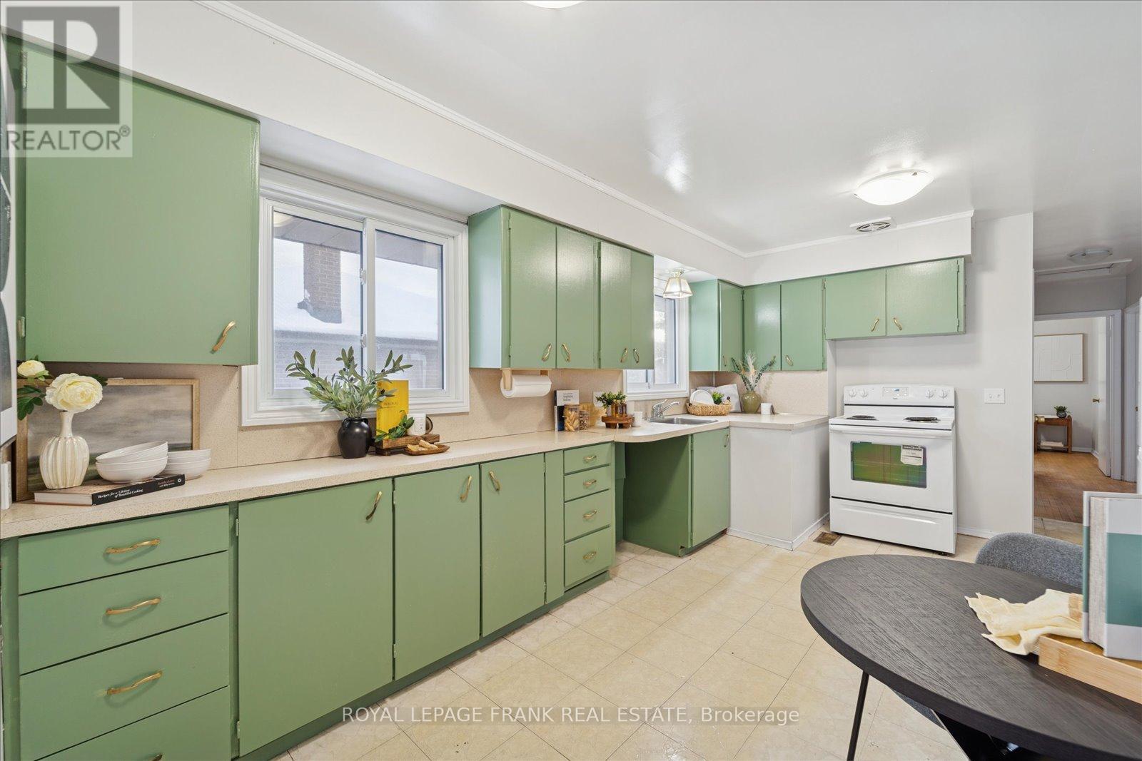 254 Dover Street, Oshawa (Eastdale), Ontario  L1G 6G4 - Photo 13 - E12633288