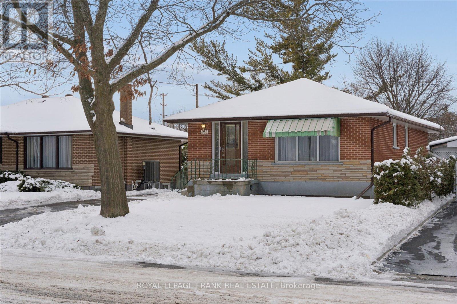 254 Dover Street, Oshawa (Eastdale), Ontario  L1G 6G4 - Photo 5 - E12633288