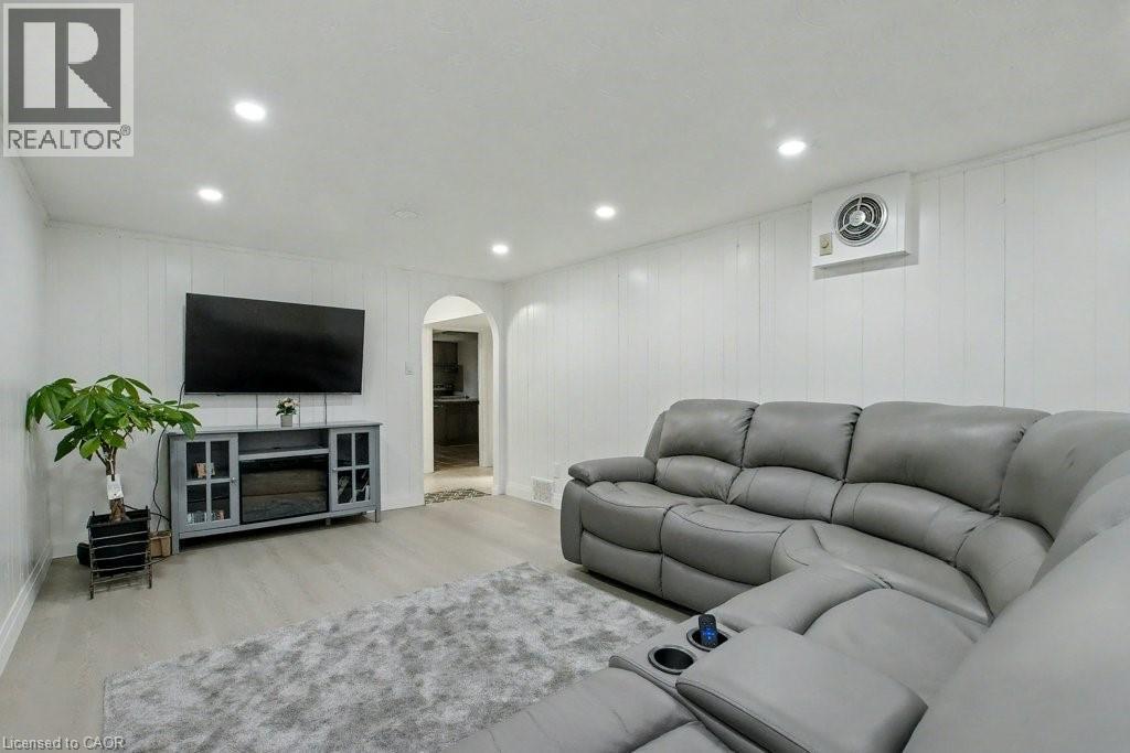 40 Tara Court, Hamilton, Ontario  L8K 6E6 - Photo 31 - 40775689