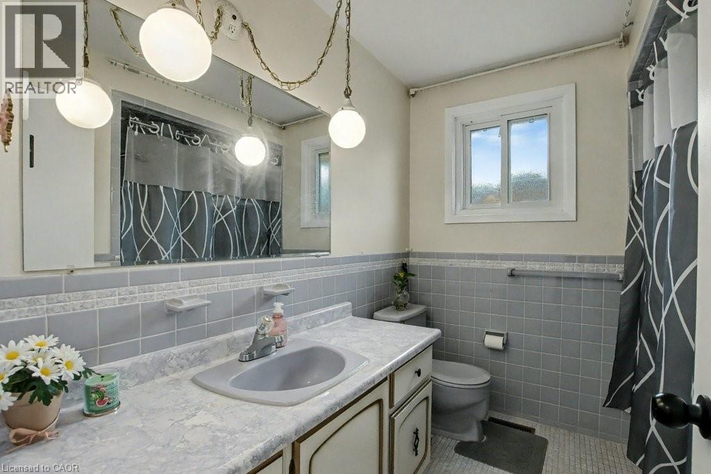 40 Tara Court, Hamilton, Ontario  L8K 6E6 - Photo 16 - 40775689