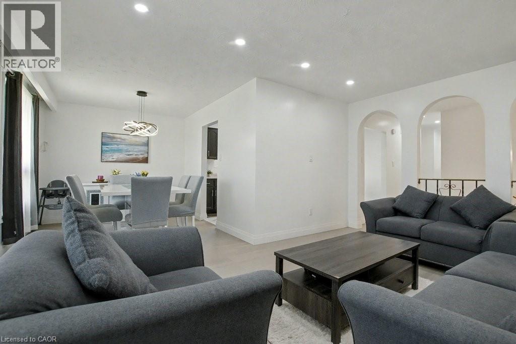 40 Tara Court, Hamilton, Ontario  L8K 6E6 - Photo 9 - 40775689