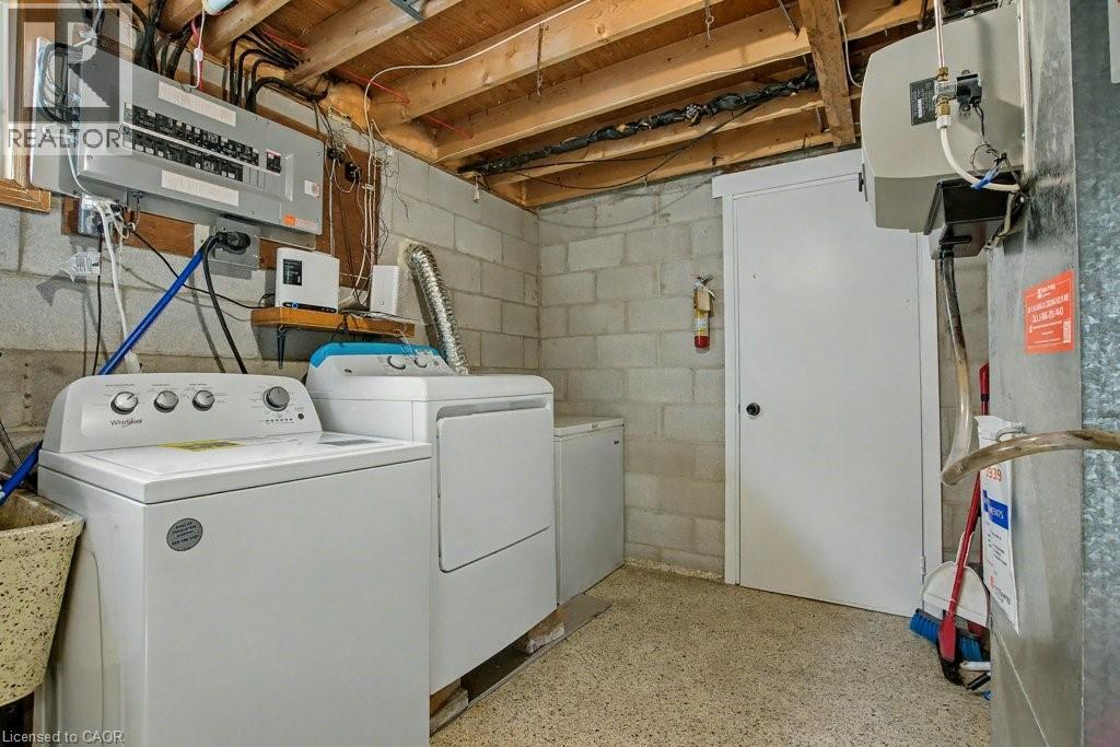 40 Tara Court, Hamilton, Ontario  L8K 6E6 - Photo 32 - 40775689