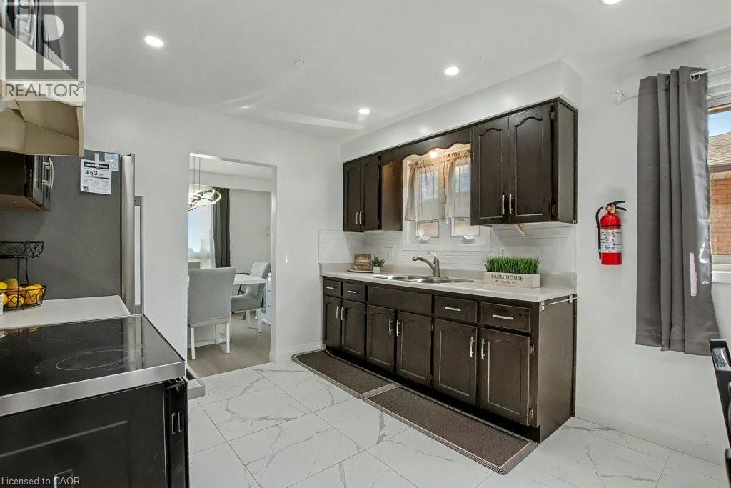 40 Tara Court, Hamilton, Ontario  L8K 6E6 - Photo 14 - 40775689