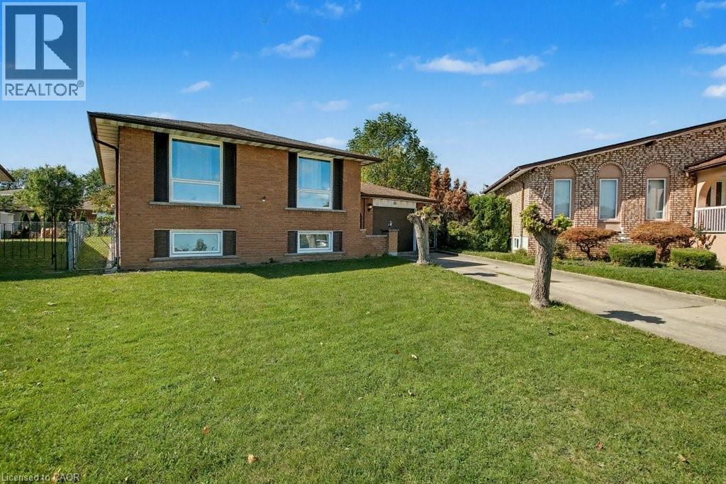 40 Tara Court, Hamilton, Ontario  L8K 6E6 - Photo 3 - 40775689