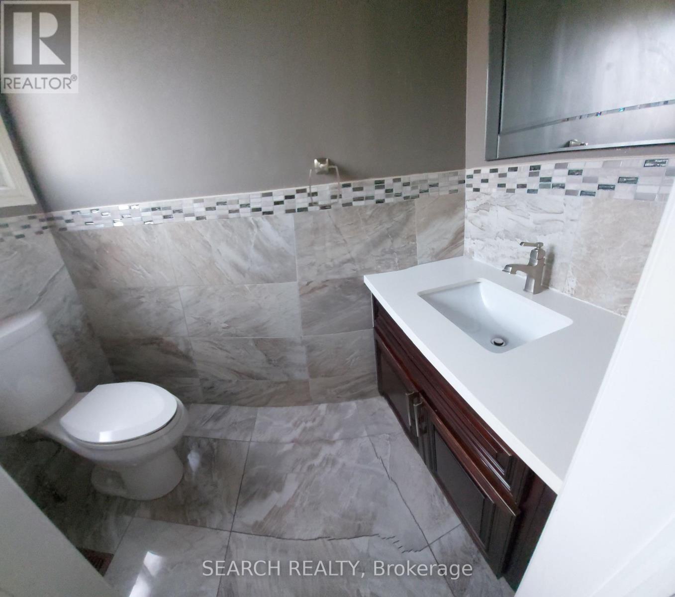 Main & Upper - 40 St Andrews Boulevard, Toronto, Ontario  M9R 1W1 - Photo 19 - W12597622