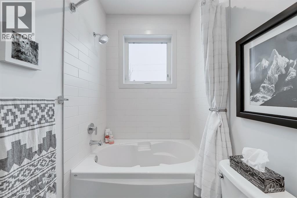 1229 Regal Crescent Ne, Calgary, Alberta  T2E 5H3 - Photo 35 - A2274168