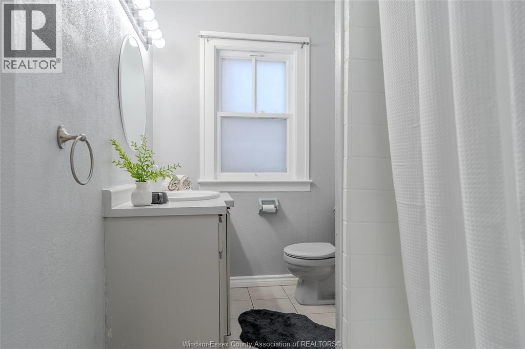 1344 Gladstone, Windsor, Ontario  N8X 1L8 - Photo 8 - 25031672