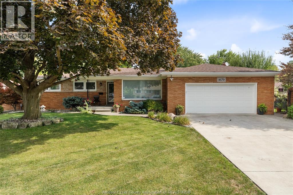 1670 CAMPBELL, windsor, Ontario
