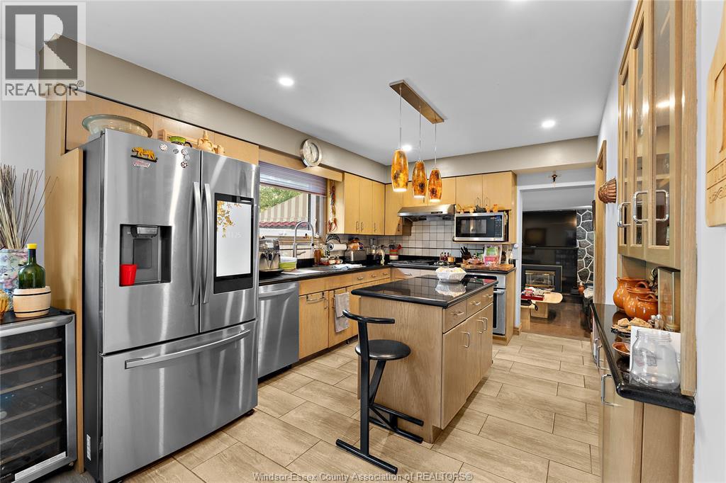 1670 Campbell, Windsor, Ontario N9B 2K6 - Photo 10 - 25031667