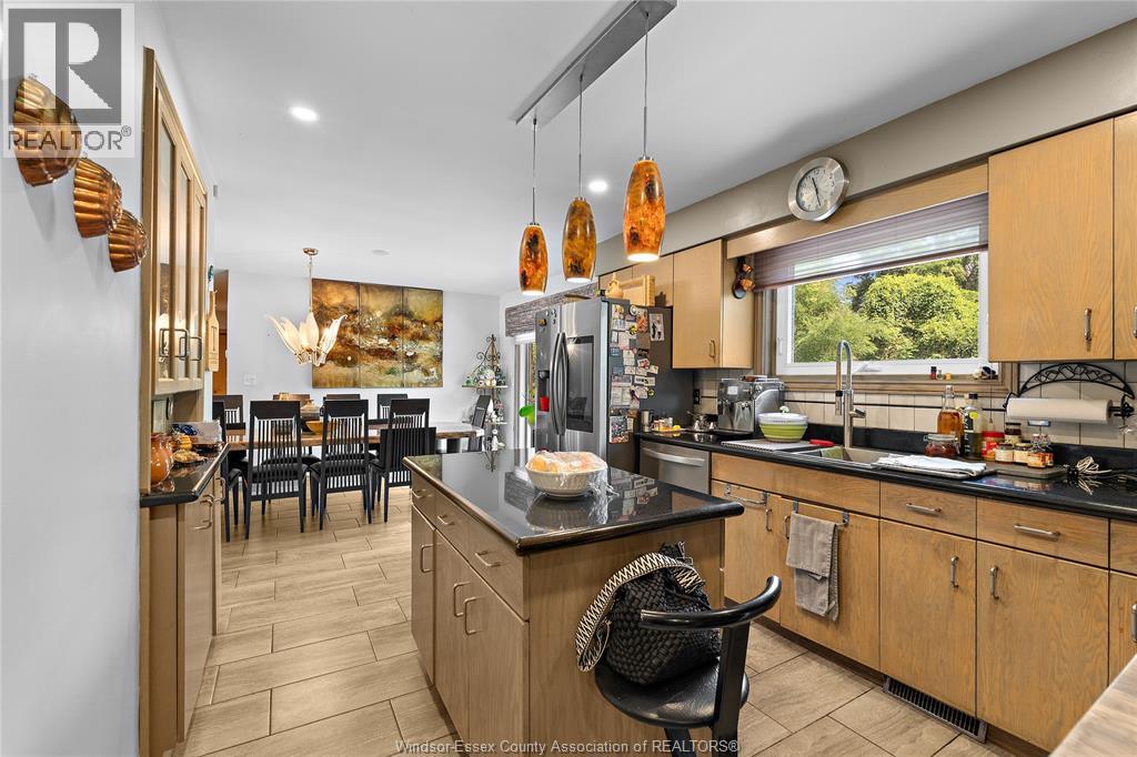 1670 Campbell, Windsor, Ontario N9B 2K6 - Photo 12 - 25031667