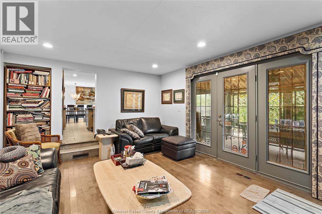 1670 Campbell, Windsor, Ontario N9B 2K6 - Photo 14 - 25031667