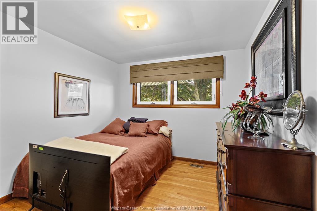 1670 Campbell, Windsor, Ontario N9B 2K6 - Photo 16 - 25031667