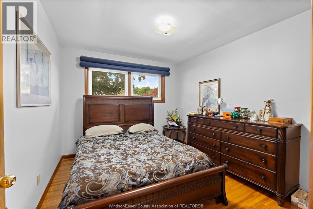 1670 Campbell, Windsor, Ontario N9B 2K6 - Photo 17 - 25031667
