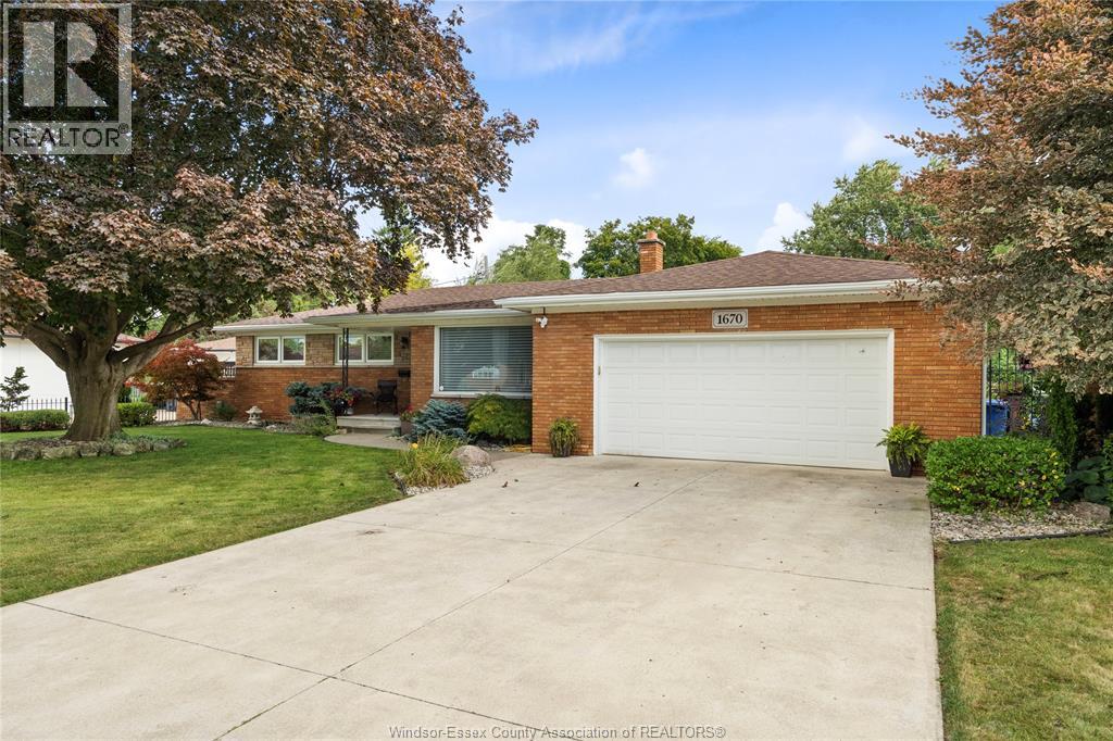 1670 Campbell, Windsor, Ontario N9B 2K6 - Photo 3 - 25031667